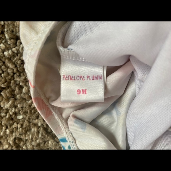 Swimsuit 🌸 - Picture 2 of 2